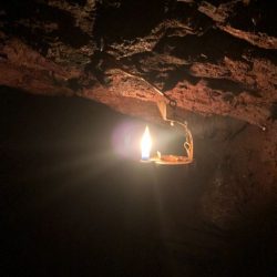 Ölfroschlampe brennt im Bergwerk